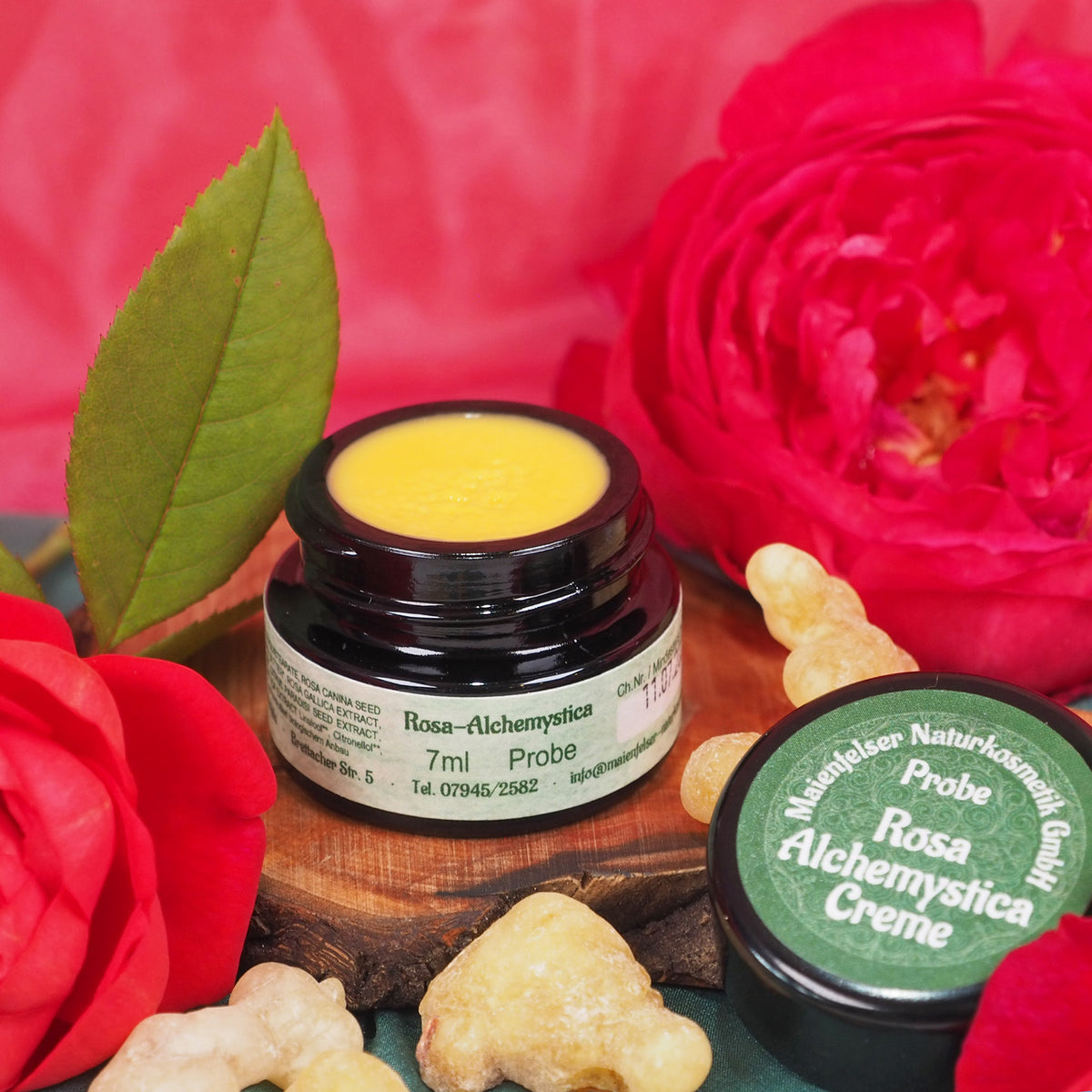 Geöffneter 7ml Rosa Alchemystica Creme Tiegel