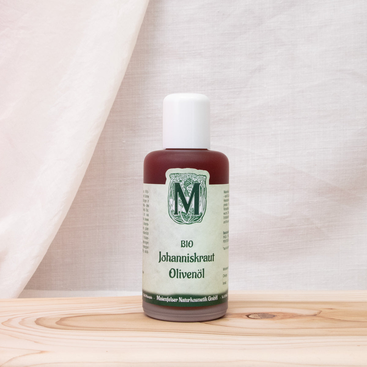 Johanniskraut Olivenöl in Glasflasche abgefüllt in der Größe 100ml mit weißem Schraubdeckel